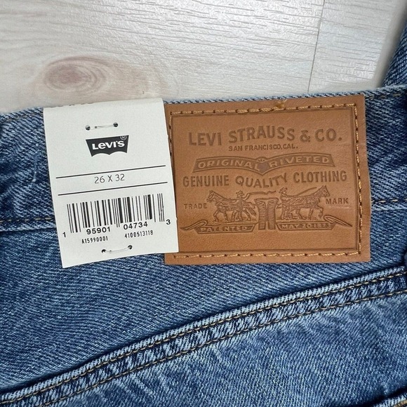 NEW Levi's Women High Rise Loose Flare Leg Blue Jeans Size 26 X 32 - Picture 15 of 16